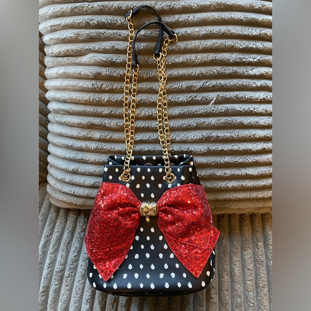 Betsey Johnson shoulder bag with a bow